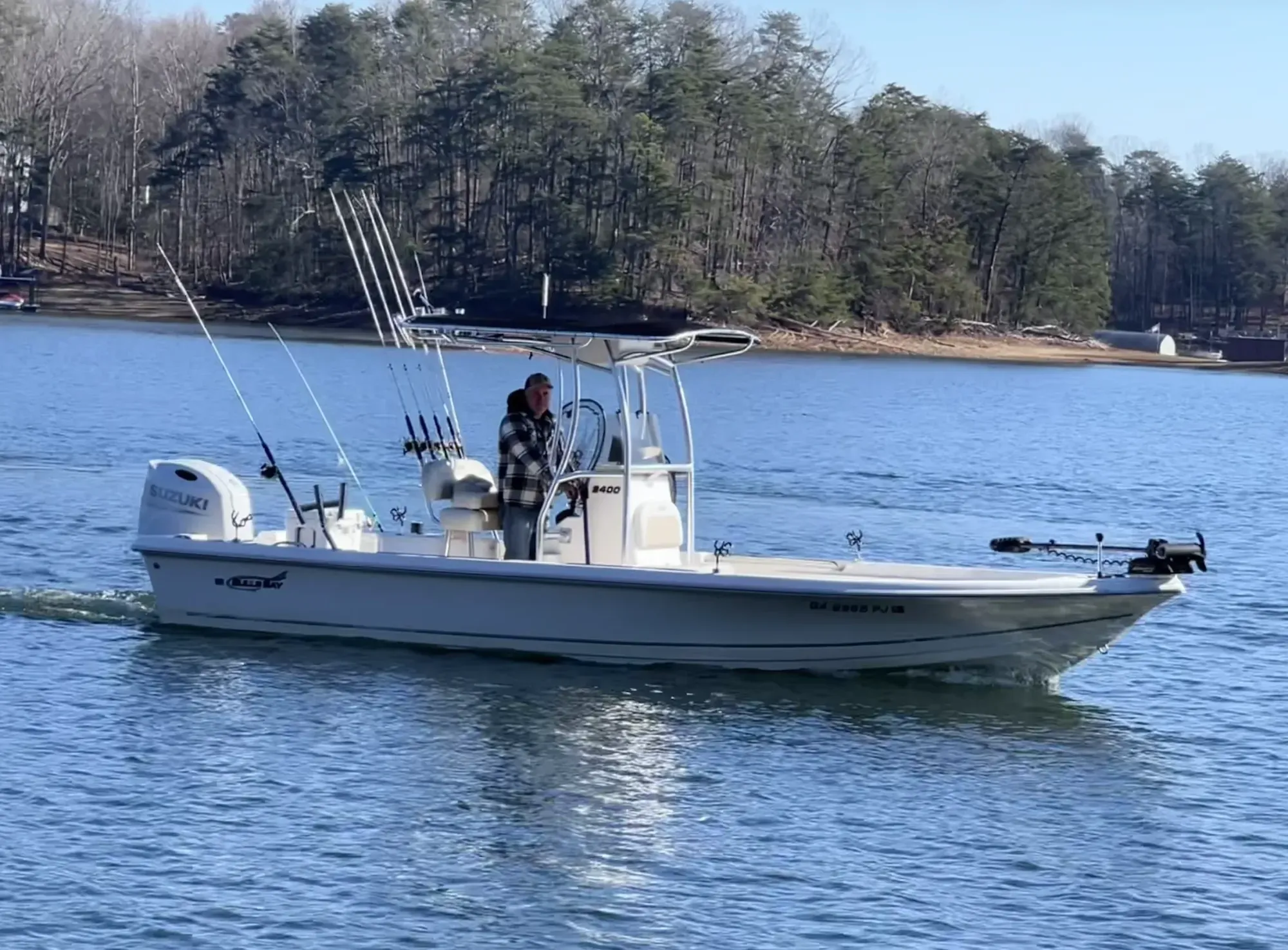 Max 4 guests per boat services